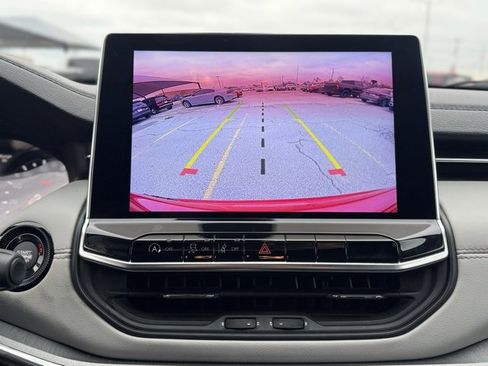 Certified 2023 Jeep Compass Limited image 16