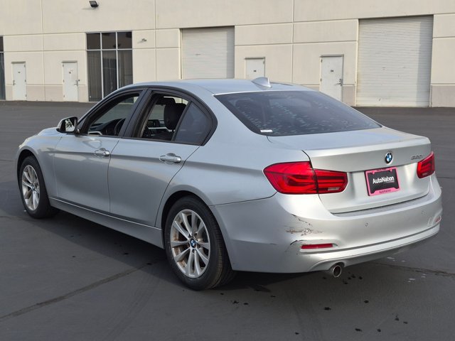 Used 2017 BMW 320i Sedan RWD image 7