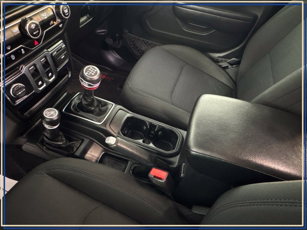 Used 2022 Jeep Wrangler Sport AWD/4WD image 31