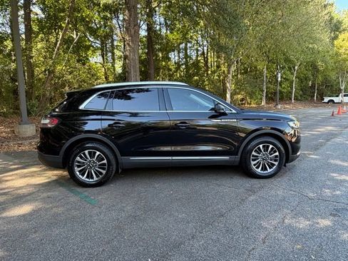 Certified 2022 Lincoln Nautilus FWD w/ Premium Package image 17