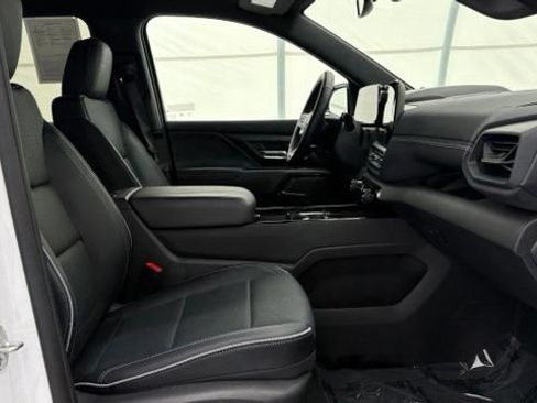 Used 2025 Chevrolet Silverado EV LT AWD/4WD image 22