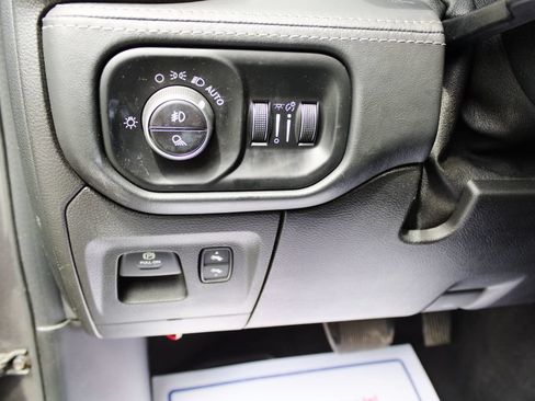 Used 2019 RAM 1500 Limited w/ Advanced Safety Group AWD/4WD image 13