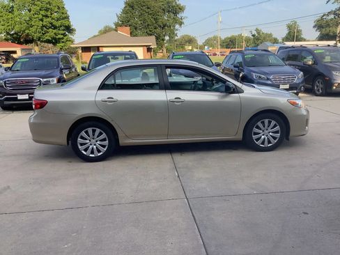 Used 2013 Toyota Corolla LE FWD image 10