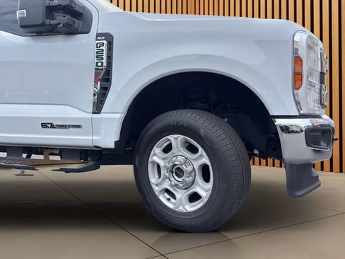Used 2025 Ford F250 XLT AWD/4WD image 17