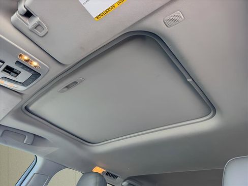 Used 2024 Toyota Sienna XLE image 16