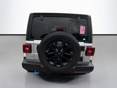 Used 2023 Jeep Wrangler Unlimited Sahara w/ Dual Top Group AWD/4WD image 7