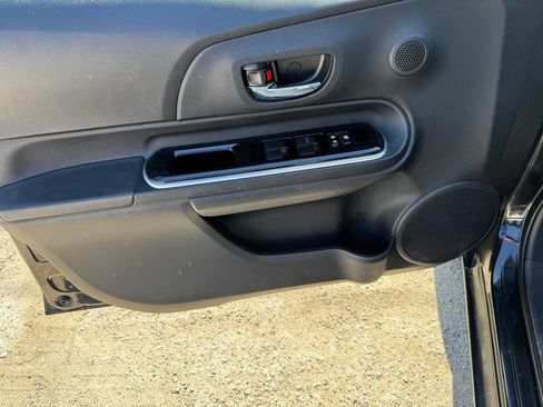 Used 2016 Toyota Prius C Two image 35