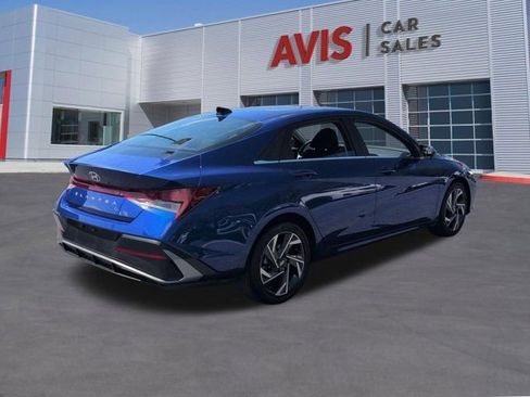 Used 2025 Hyundai Elantra SEL image 5