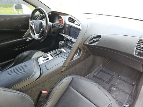 Used 2019 Chevrolet Corvette Stingray Coupe w/ 1LT RWD image 15