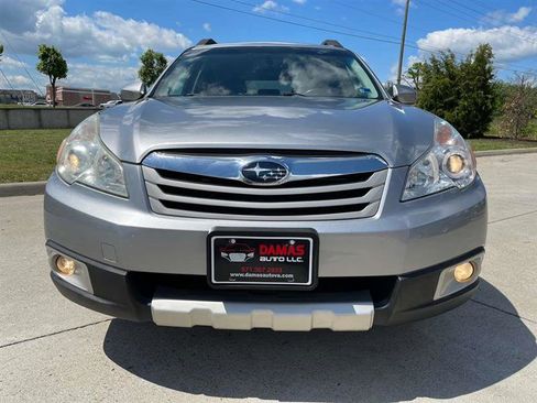 Used 2011 Subaru Outback 3.6R Limited w/ PWR Moonroof Pkg AWD/4WD image 4