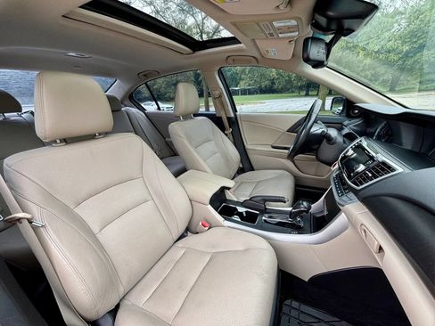 Used 2015 Honda Accord EX-L image 19