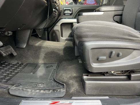 Used 2018 Chevrolet Silverado 1500 LT w/ All Star Edition image 44