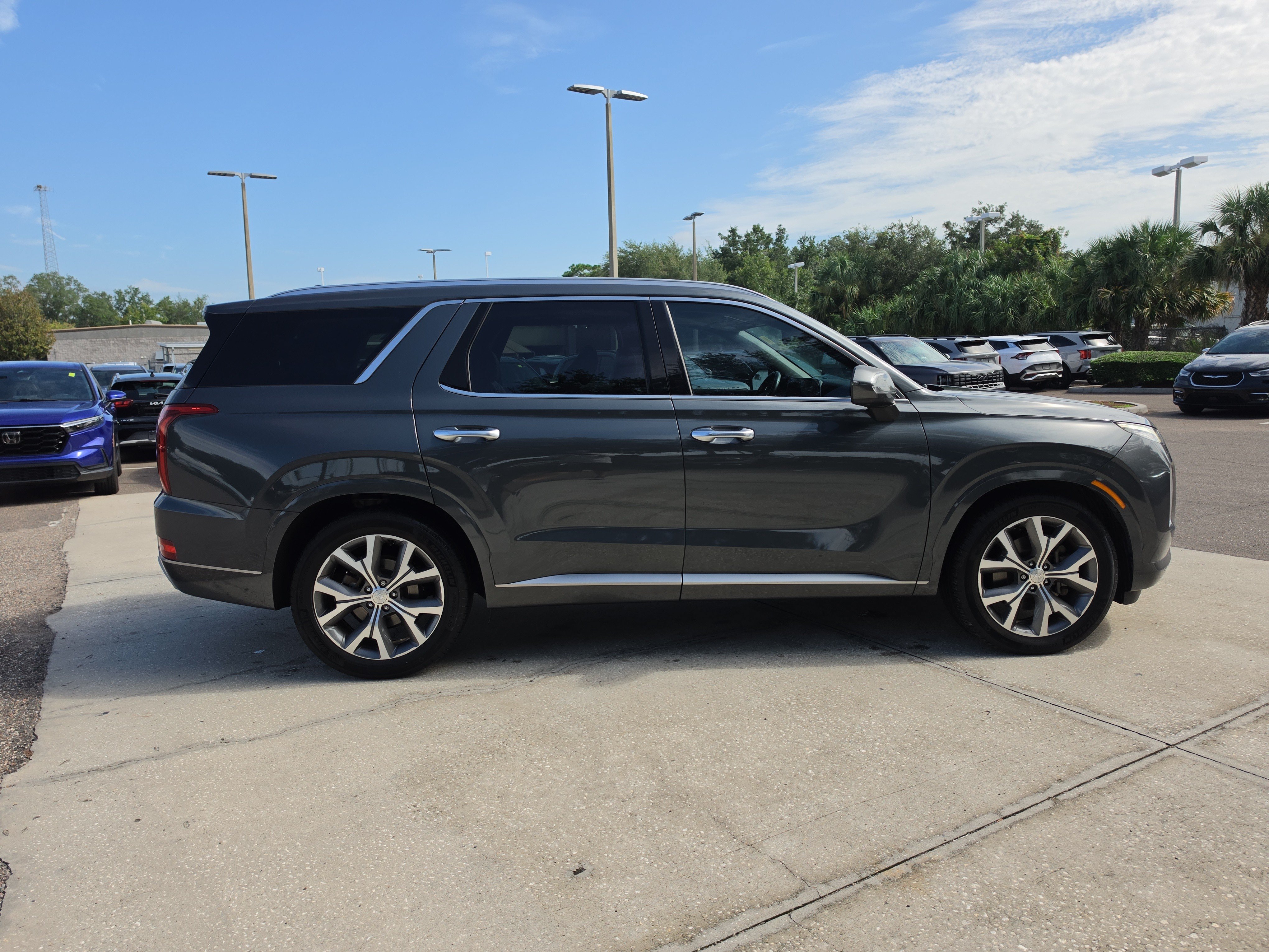 Used 2022 Hyundai Palisade Limited FWD image 9