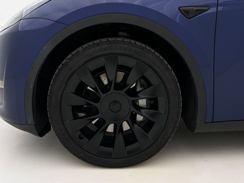 Used 2021 Tesla Model Y Long Range image 25