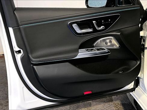 New 2026 Mercedes-Benz E 53 AMG e 4MATIC Sedan image 11