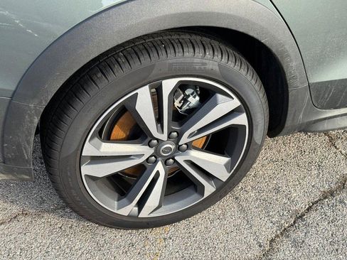 New 2026 Volvo V60 B5 Cross Country Plus w/ Climate Package image 4