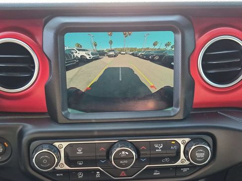 Used 2022 Jeep Gladiator Rubicon AWD/4WD image 7