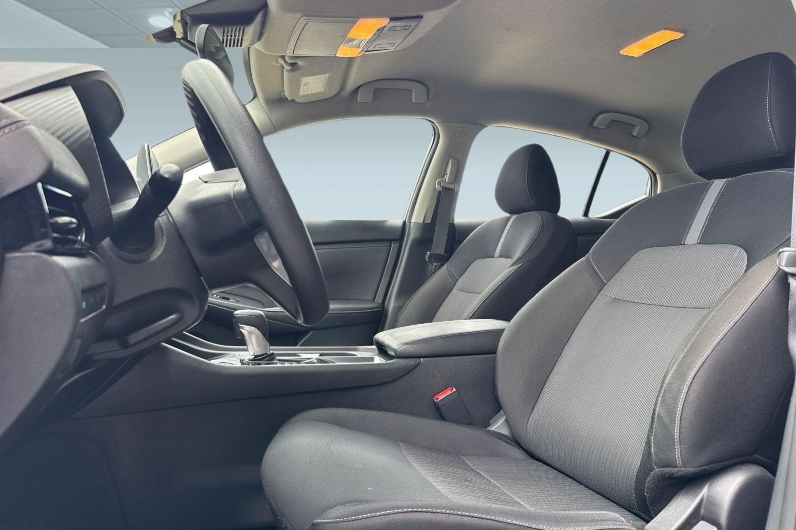 Used 2025 Nissan Sentra SV FWD image 5