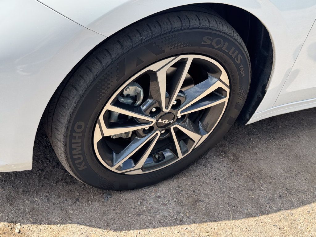 Used 2023 Kia Forte LXS FWD image 6