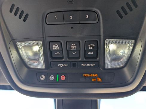 Used 2023 Chevrolet Traverse High Country image 19