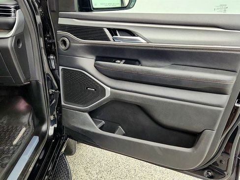 Used 2025 Jeep Wagoneer Series II AWD/4WD image 28