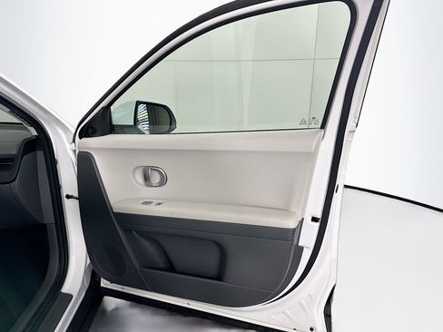 Used 2024 Hyundai Ioniq 5 SE RWD image 32
