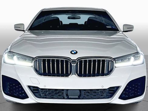 Used 2022 BMW 540i w/ Executive Package image 3