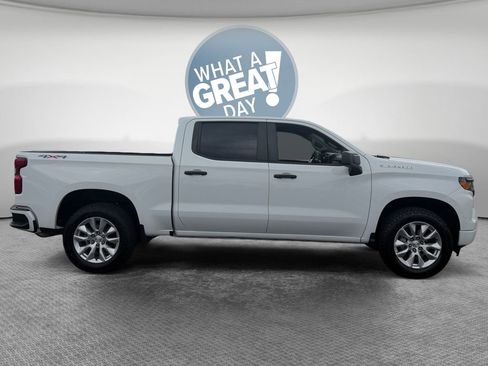Certified 2022 Chevrolet Silverado 1500 Custom AWD/4WD image 2