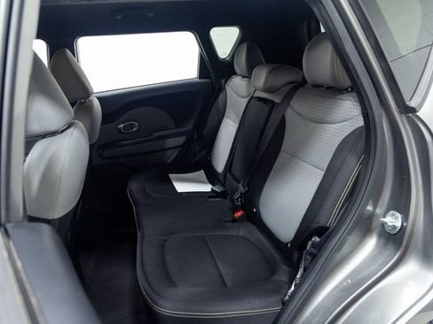 Used 2016 Kia Soul + FWD image 22