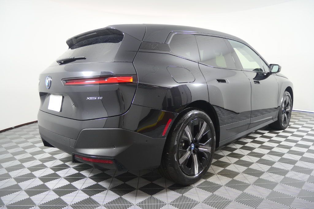 Certified 2025 BMW iX xDrive50 AWD/4WD image 4