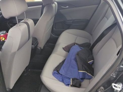 Used 2019 Honda Civic EX image 9