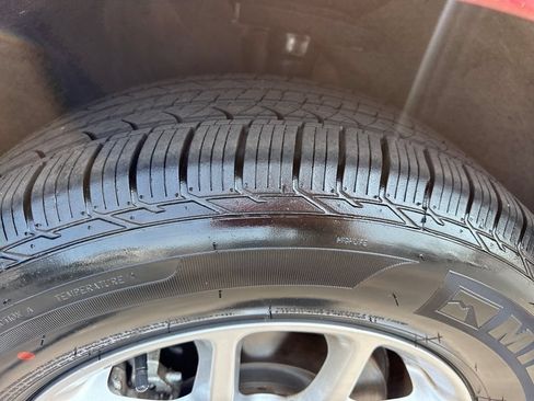 Used 2023 Chrysler Voyager LX FWD image 17