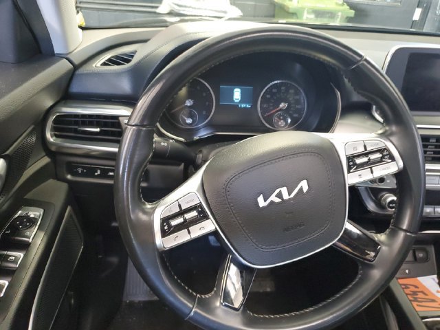 Used 2022 Kia Telluride S AWD/4WD image 9