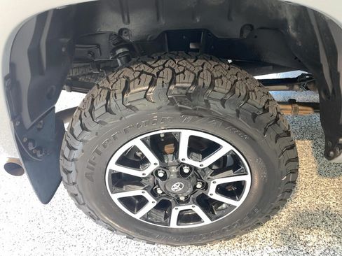 Used 2020 Toyota Tundra SR5 AWD/4WD image 5