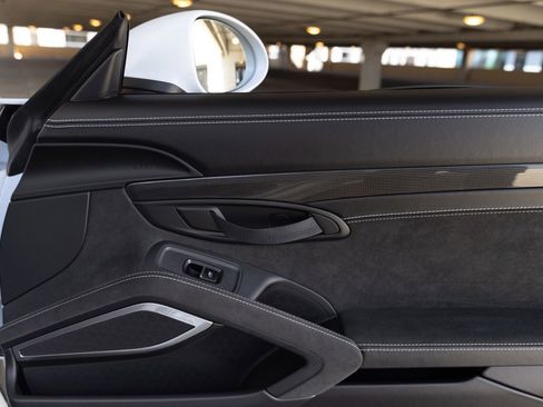 Used 2021 Porsche 718 Boxster Spyder RWD image 46