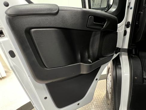 Used 2023 RAM ProMaster 2500 FWD image 14