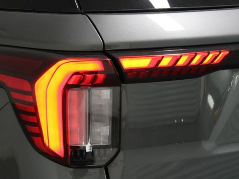 New 2026 Ford Explorer Active RWD image 51