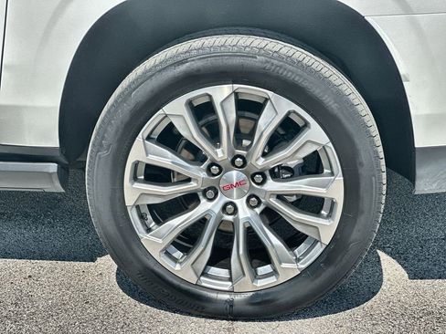 Used 2022 GMC Yukon XL Denali image 32