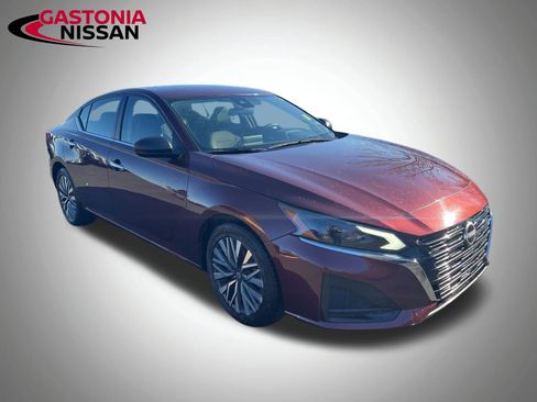 Used 2024 Nissan Altima 2.5 SV image 21