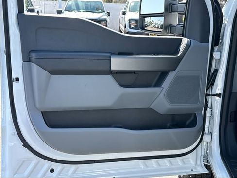 New 2025 Ford F250 XLT image 28