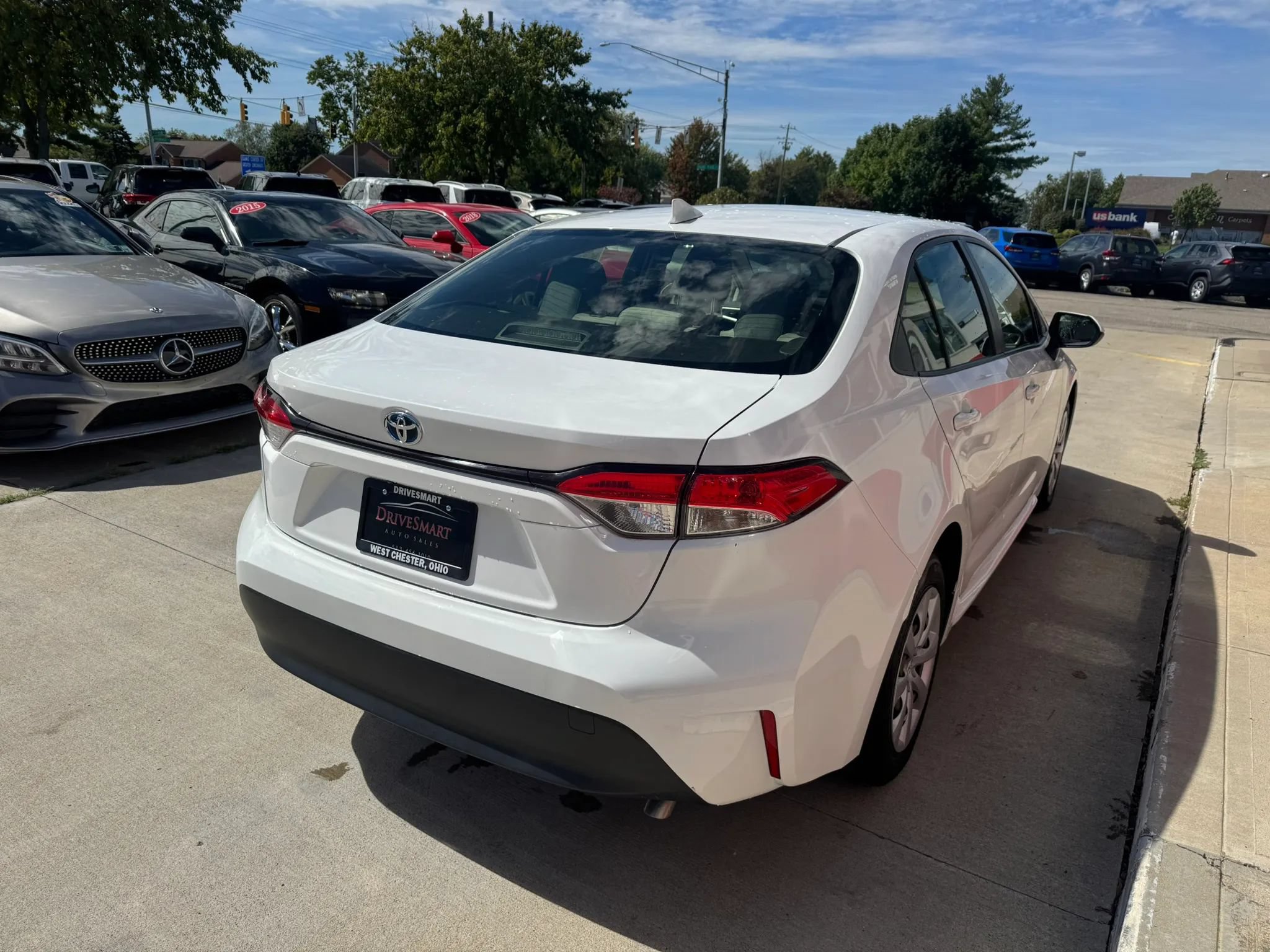 Used 2023 Toyota Corolla LE FWD image 4