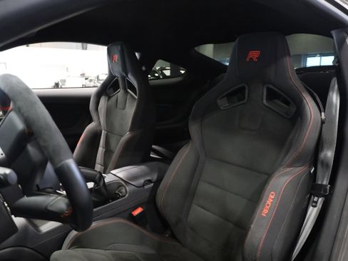 Used 2018 Ford Mustang Shelby GT350R w/ GT350R Equipment Group 920A image 17