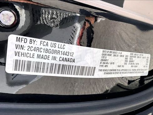 Used 2024 Chrysler Pacifica Touring-L image 45