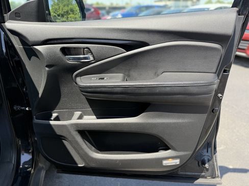 Used 2016 Honda Pilot Elite image 24