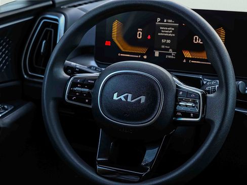 Certified 2024 Kia Sorento LX FWD image 10