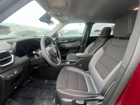 Used 2025 Chevrolet TrailBlazer LT image 27