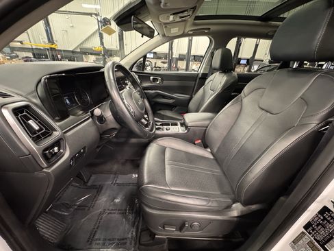 Certified 2022 Kia Sorento S w/ Panoramic Sunroof Package image 20