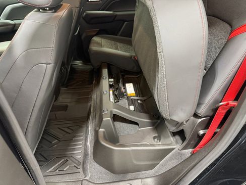 Used 2023 Chevrolet Colorado Z71 w/ Z71 Convenience Package 2 image 40