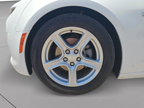 Used 2023 Chevrolet Camaro LT RWD image 9