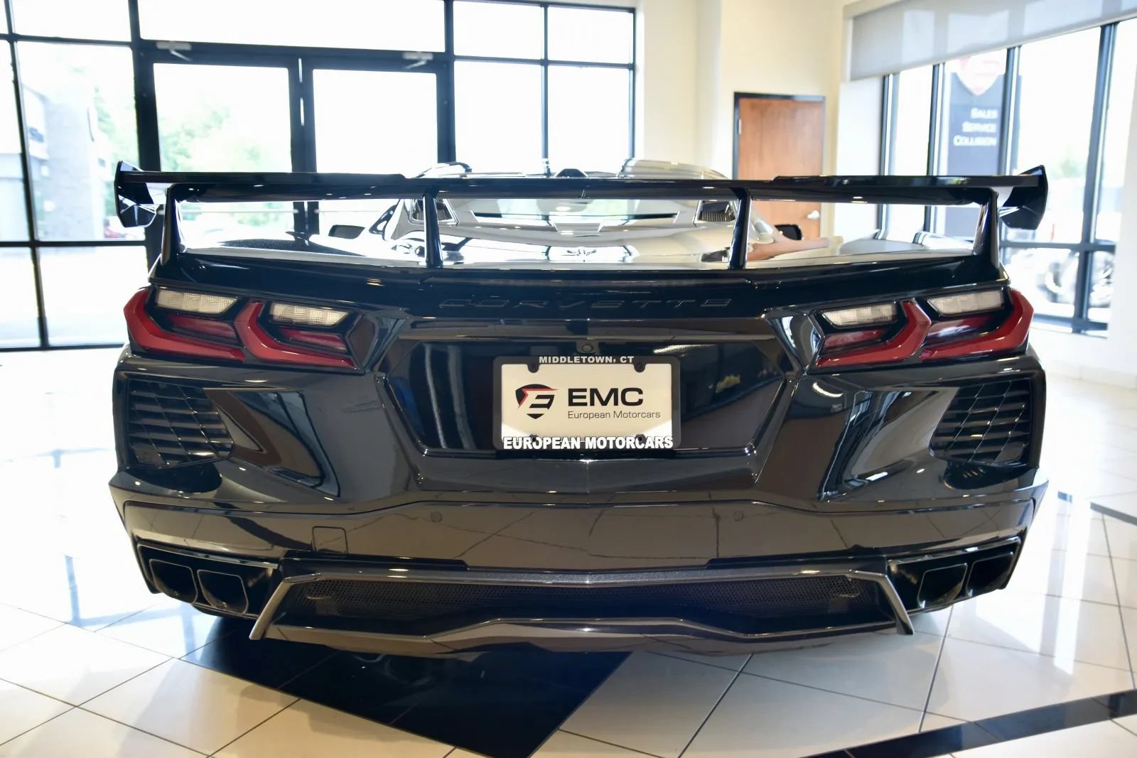 Used 2025 Chevrolet Corvette Stingray Coupe w/ 1LT RWD image 5